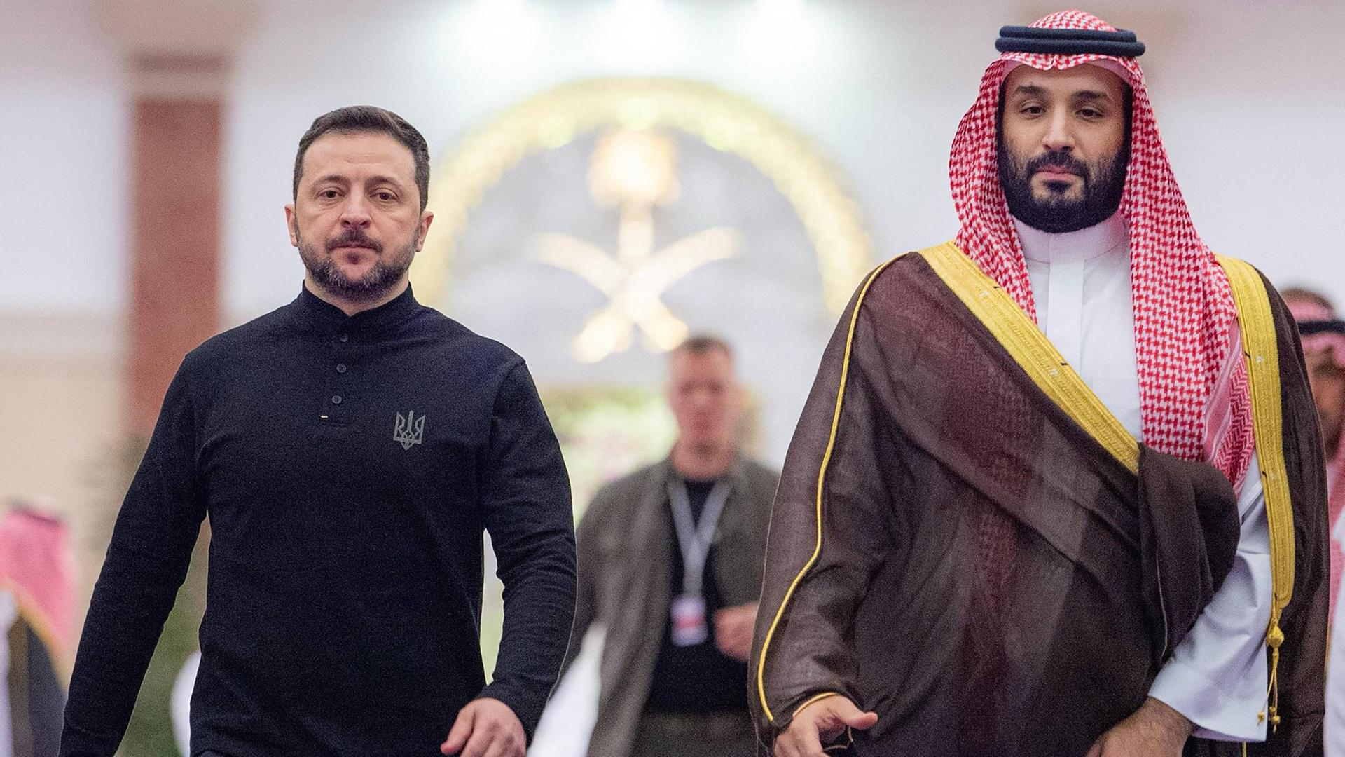 Der ukrainische Präsident Wolodymyr Zelenskyj und Kronprinz Mohammed bin Salman in Saudi-Arabien.