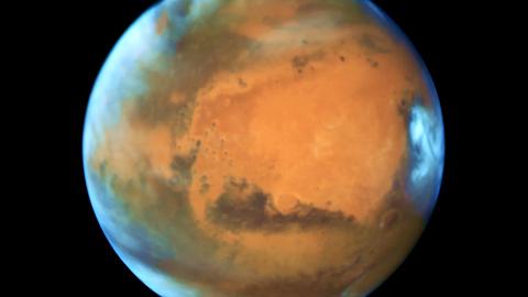 Der Mars in einer Aufnahme des Hubble-Teleskops
