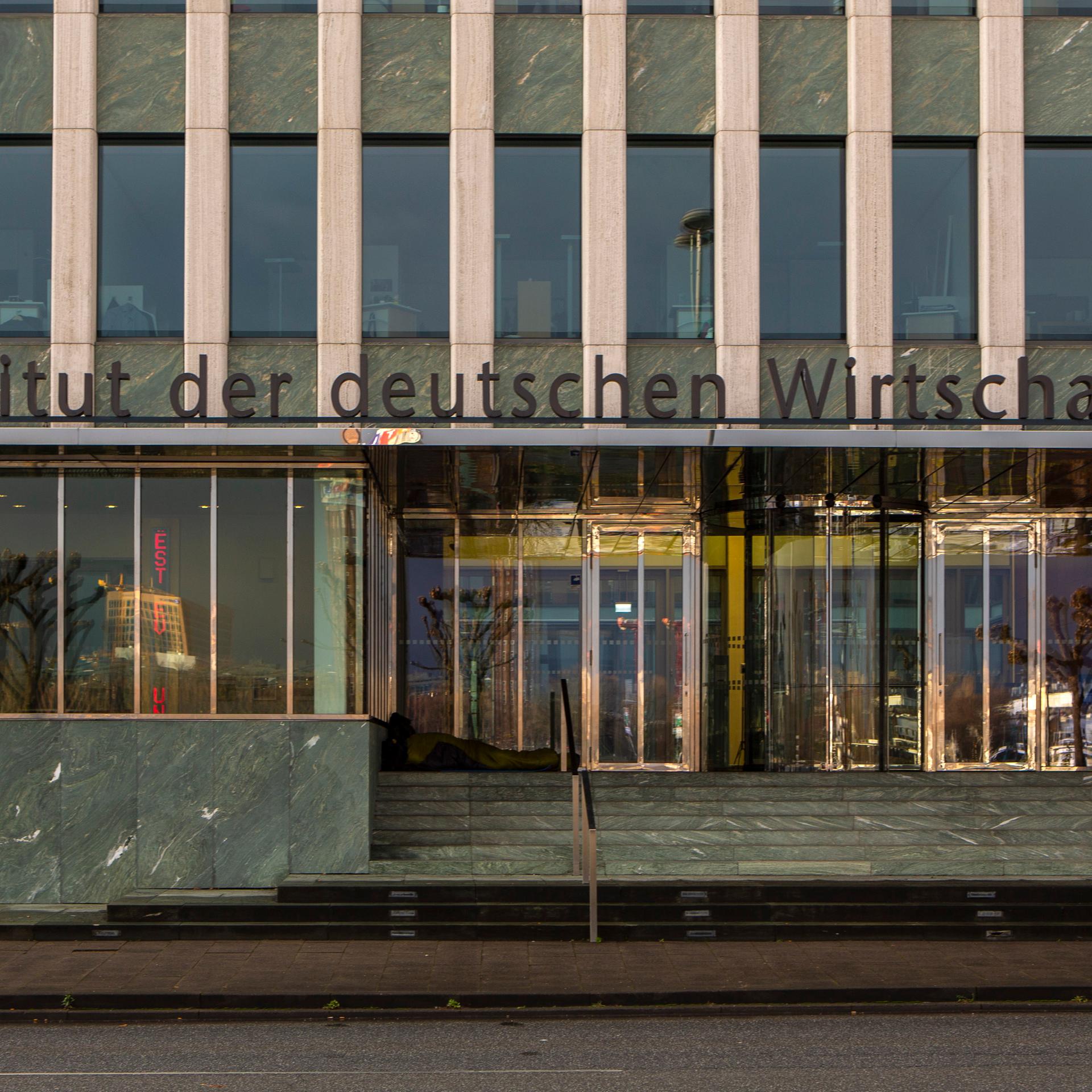 Das Institut der deutschen Wirtschaft IW am Konrad-Adenauer-Ufer in Köln.