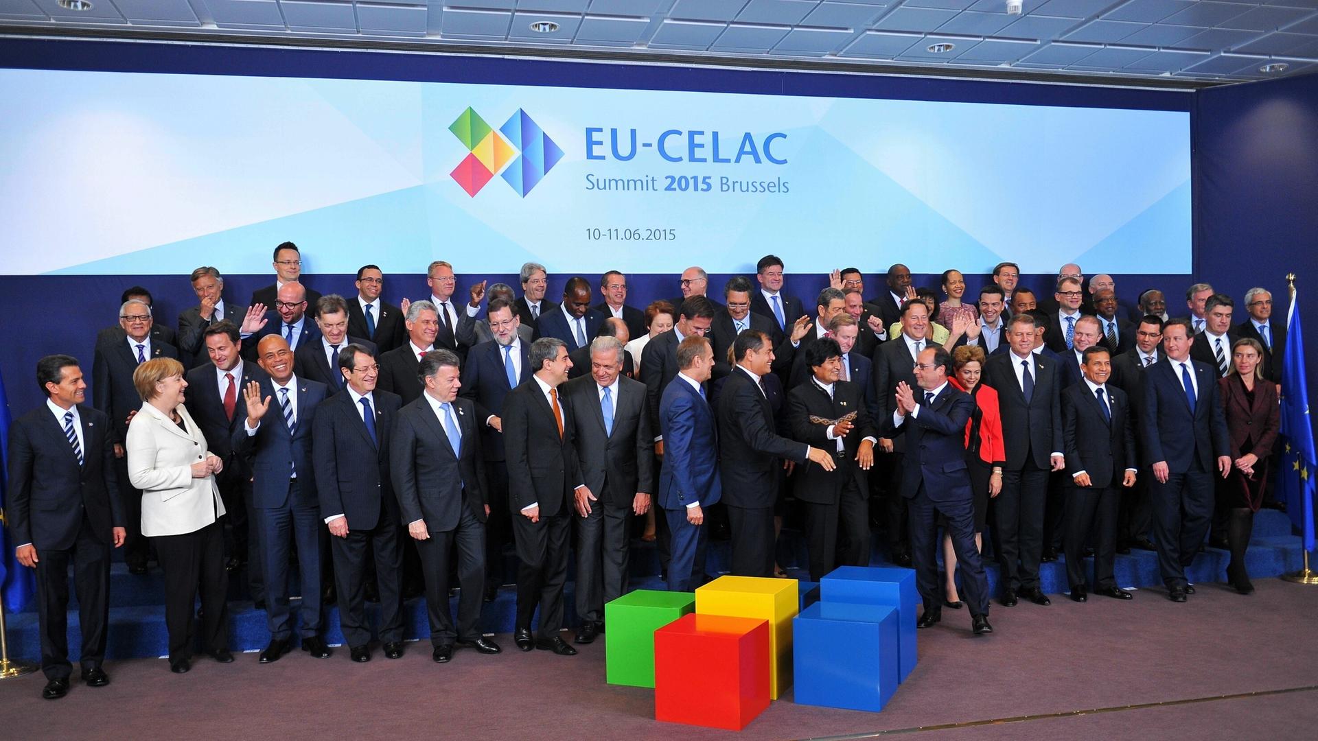 Die Staats- und Regierunsgchefs der EU und der CELAC-Länder bei einem Gruppenbild.