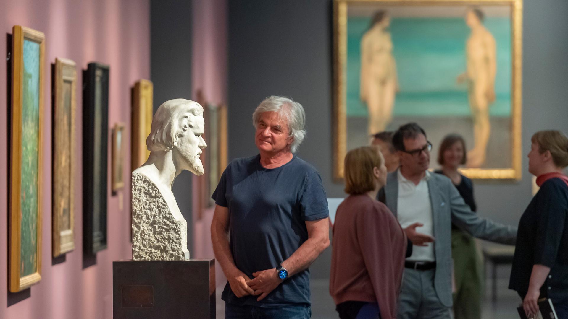 Besucher einer Ausstellung im Dresdner Albertinum, das Teil der Staatlichen Kunstsammlungen Dresden ist. 