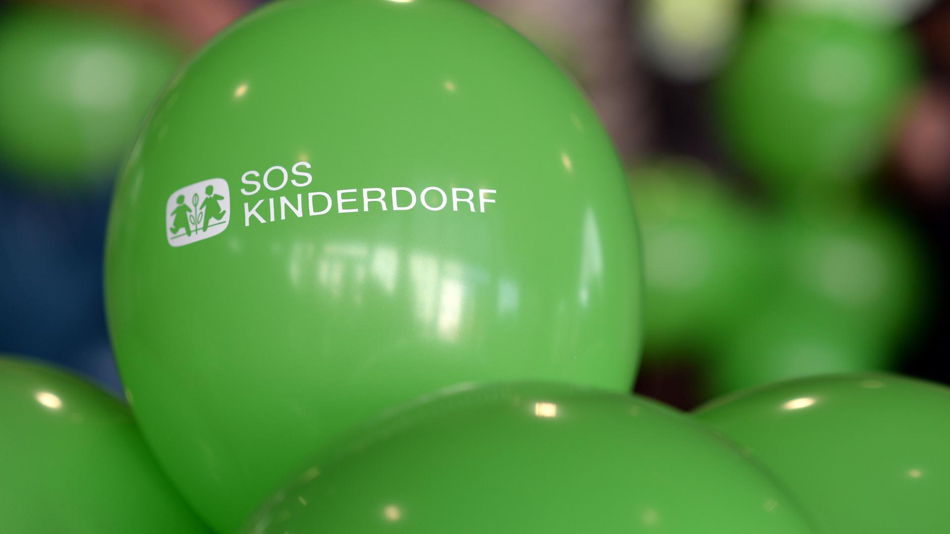 Luftballons liegen am 14.07.2017 in Berlin in der gerade eröffneten Botschaft für Kinder des Vereins SOS-Kinderdorf. Luftballons liegen am 14.07.2017 in Berlin in der gerade eröffneten Botschaft für Kinder des Vereins SOS-Kinderdorf.