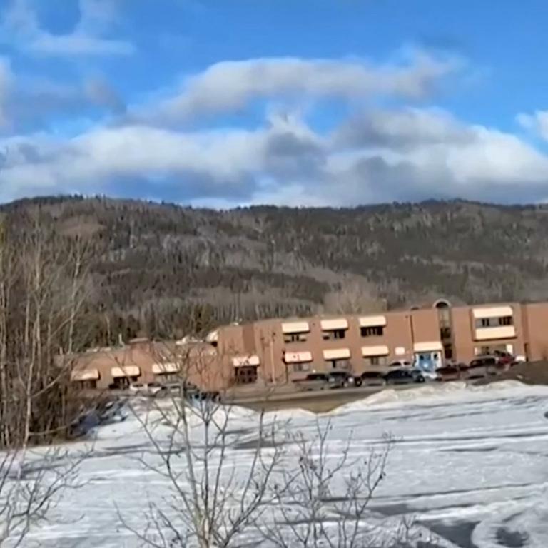 Blick auf die Schule im kanadischen Tumbler Ridge