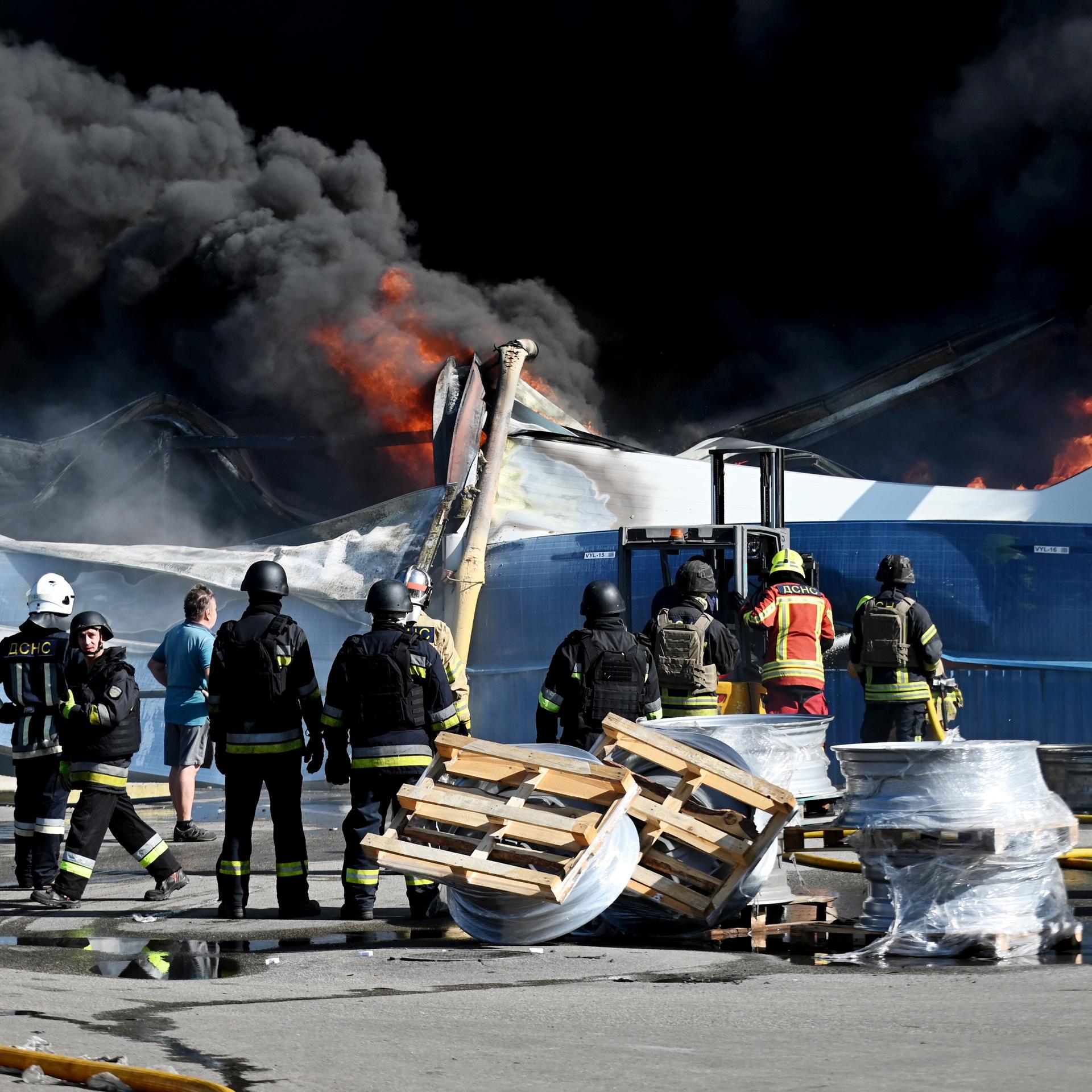 Großeinsatz nach russischem Drohnenangriff auf Region Kiew