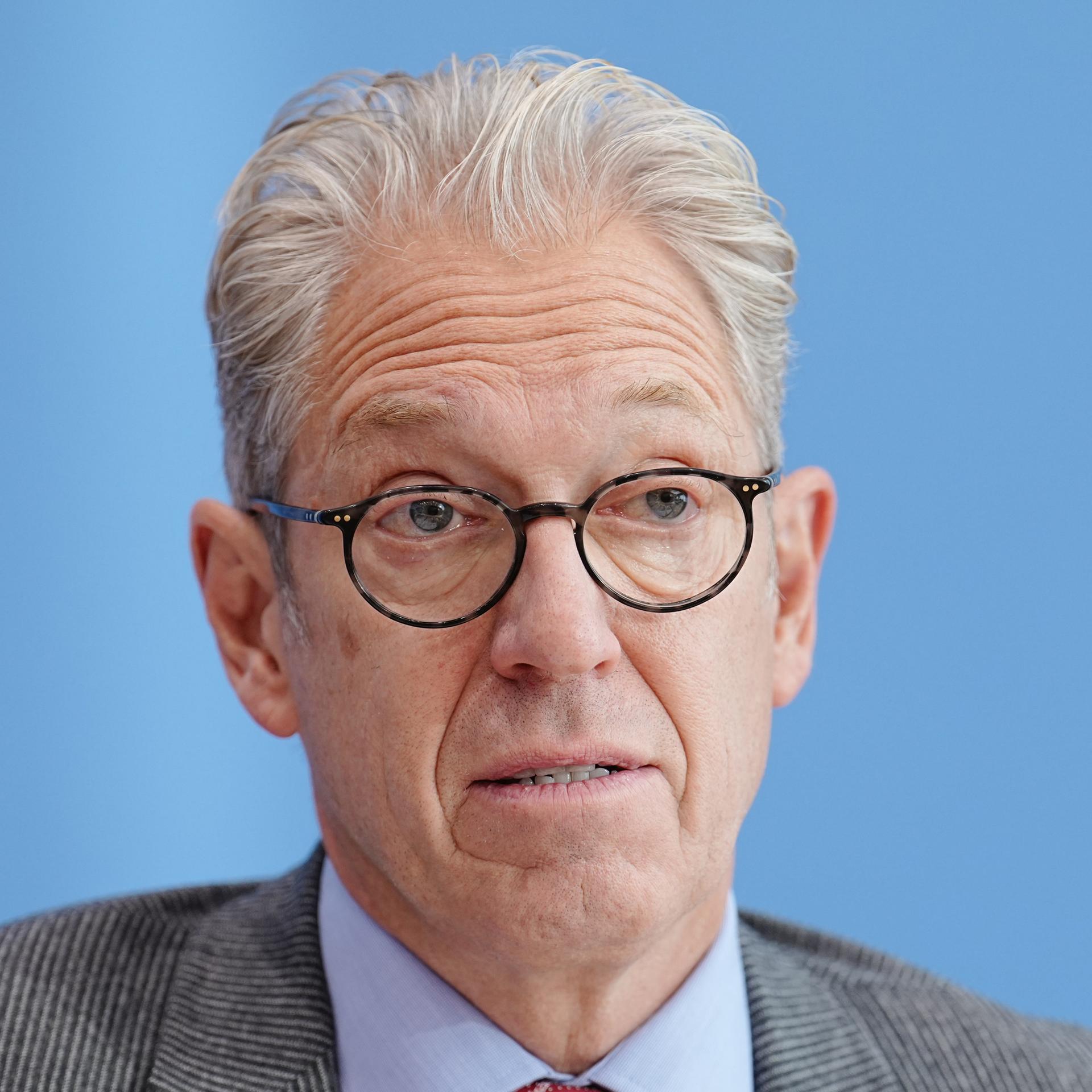 Unnötige Arztbesuche - Kassenärzte-Chef fordert Krankschreibungspflicht erst nach vier Tagen