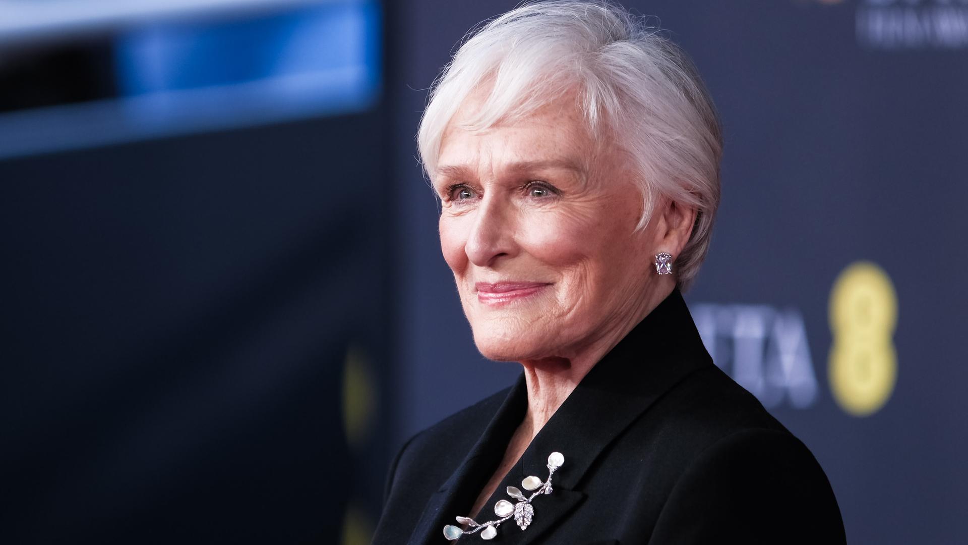 Glenn Close lächelt in die Kamera Glenn Close lächelt in die Kamera