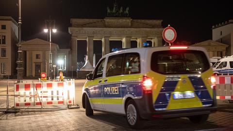 Polizeiwagen vor dem Brandenburger Tor