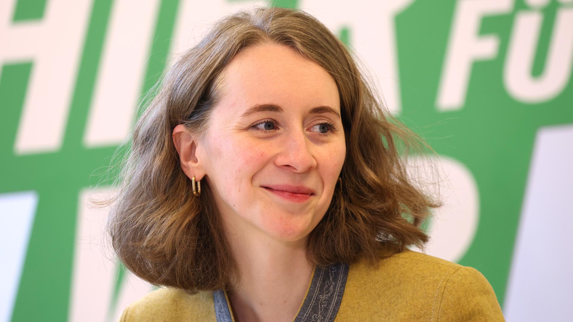 Eva Lettenbauer lächelt.