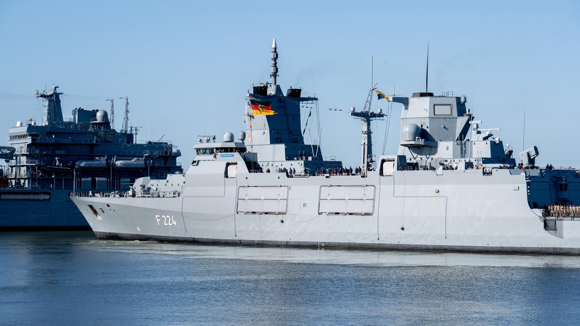 Die deutsche Fregatte "Sachsen-Anhalt" Die deutsche Fregatte "Sachsen-Anhalt"