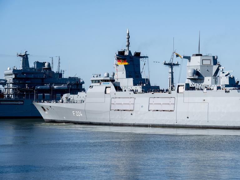 Die deutsche Fregatte "Sachsen-Anhalt"
