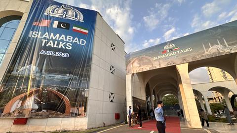 Blick auf das Medienzentrum für die Gespräche zwischen Iran und USA im pakistanischen Islambad.