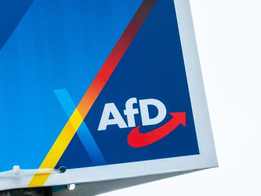 Nahaufnahme eines Wahlplakat der Partei AfD - Alternative für Deutschland.