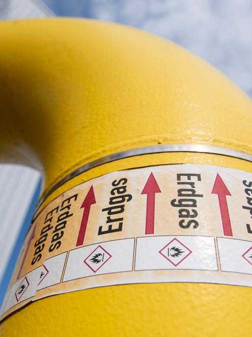 Eine Gasleitung mit der Beschriftung "Erdgas"