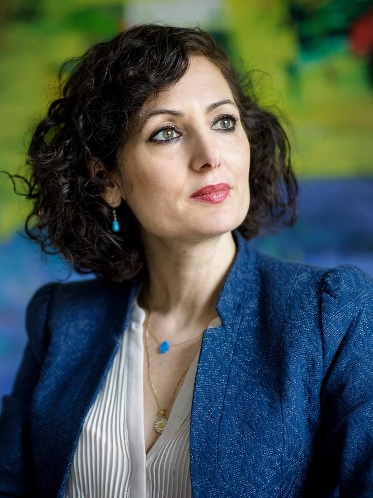 Porträt von Naika Foroutan, sie ist Migrations- und Integrationsforscherin an der Humboldt Universität Berlin.
