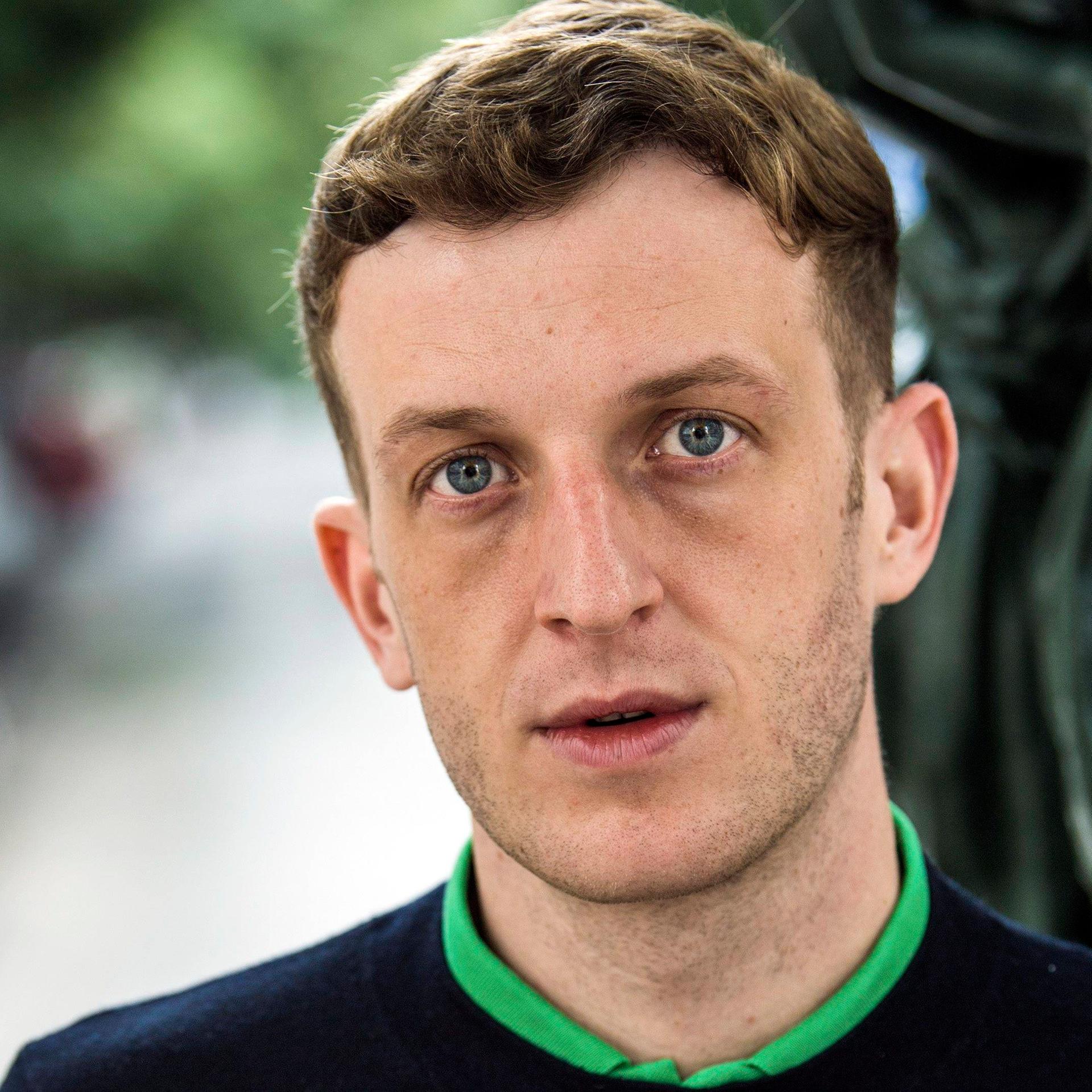 Édouard Louis: Der Absturz - Tod ohne Trauer Édouard Louis: Der Absturz - Tod ohne Trauer