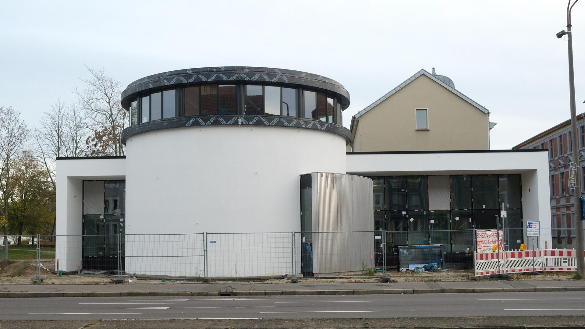 Der Rohbau der zukünftigen Synagoge in Dessau. Der Rohbau der zukünftigen Synagoge in Dessau.