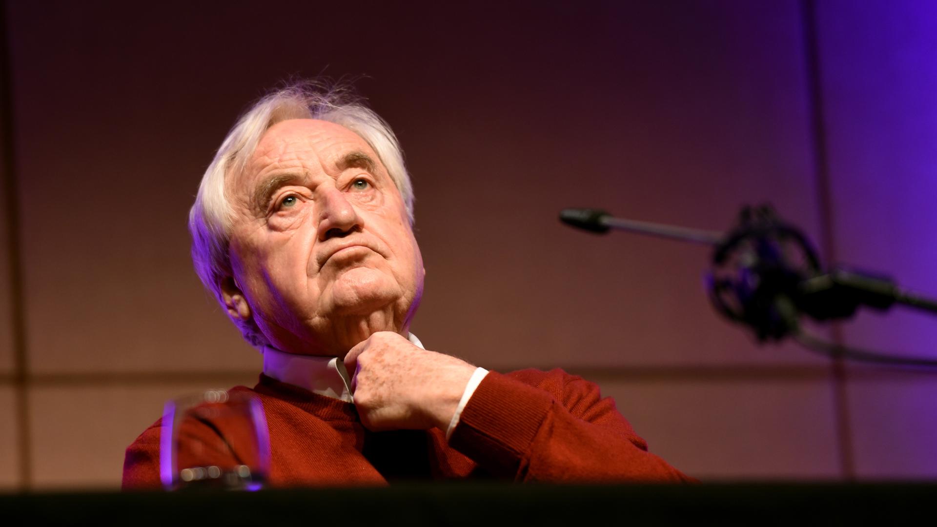 Der niederländische Schriftsteller Cees Nooteboom liest am 12.03.2016 in Köln auf der Lit.Cologne, dem Internationalen Literaturfest. Foto: Horst Galuschka