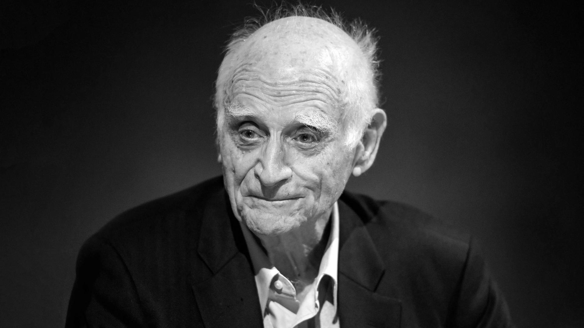 Porträt von Michel Serres, französischer Philosoph und Autor, Turin/Italien, 2016.