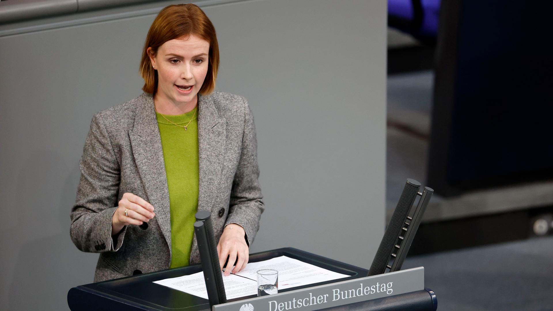 Gyde Jensen in der 53. Sitzung des Deutschen Bundestages im Reichstagsgebäude Gyde Jensen in der 53. Sitzung des Deutschen Bundestages im Reichstagsgebäude