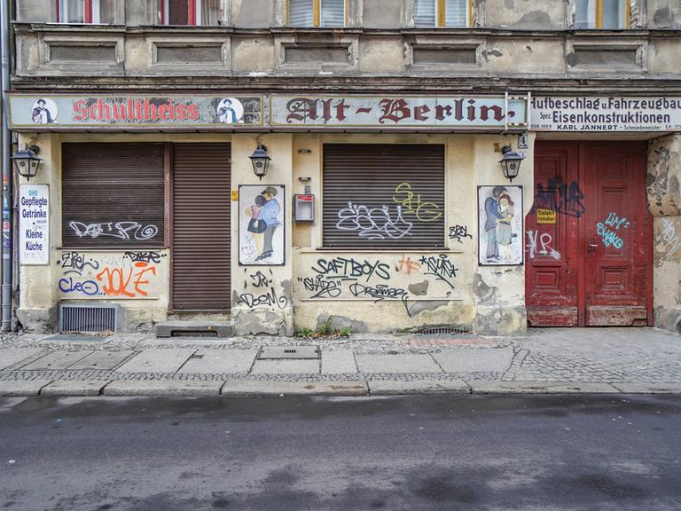 Eine typische Berliner Eckkneipe names Alt-Berlin. 