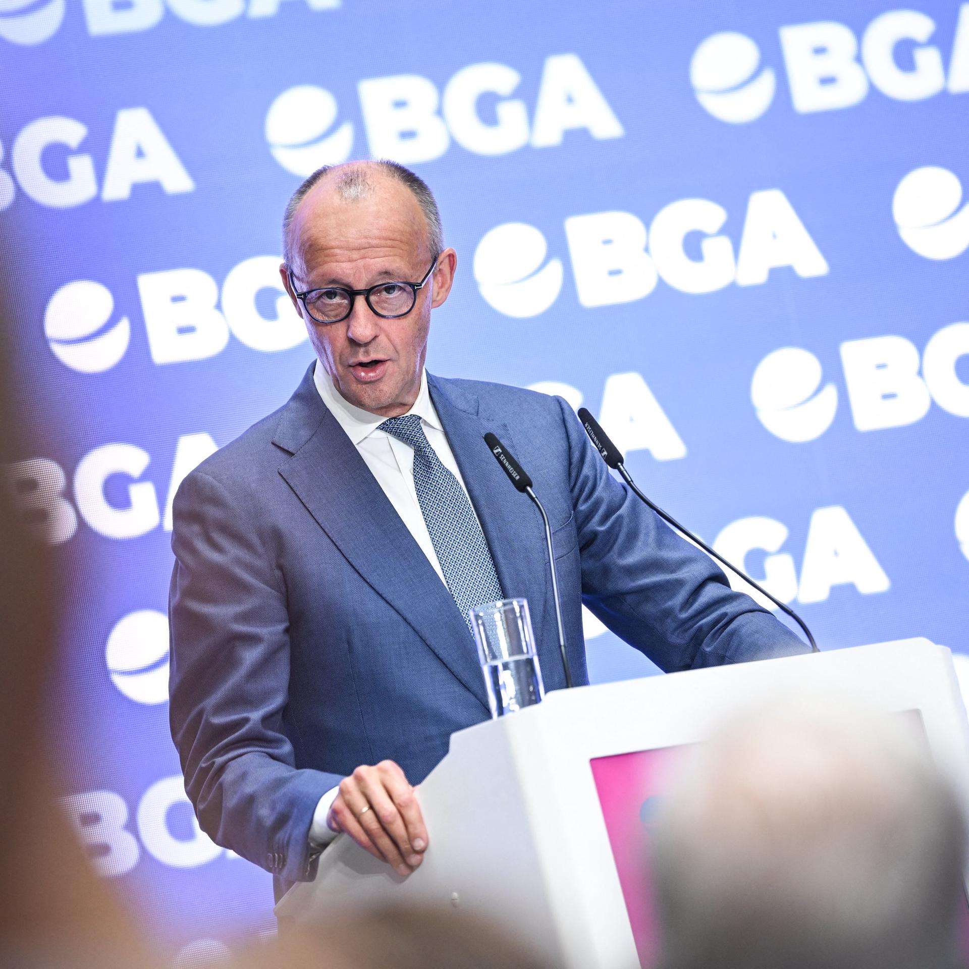 Bundeskanzler Friedrich Merz (CDU) spricht beim Unternehmertag des Bundesverband Großhandel, Außenhandel, Dienstleistungen e.V. (BGA).