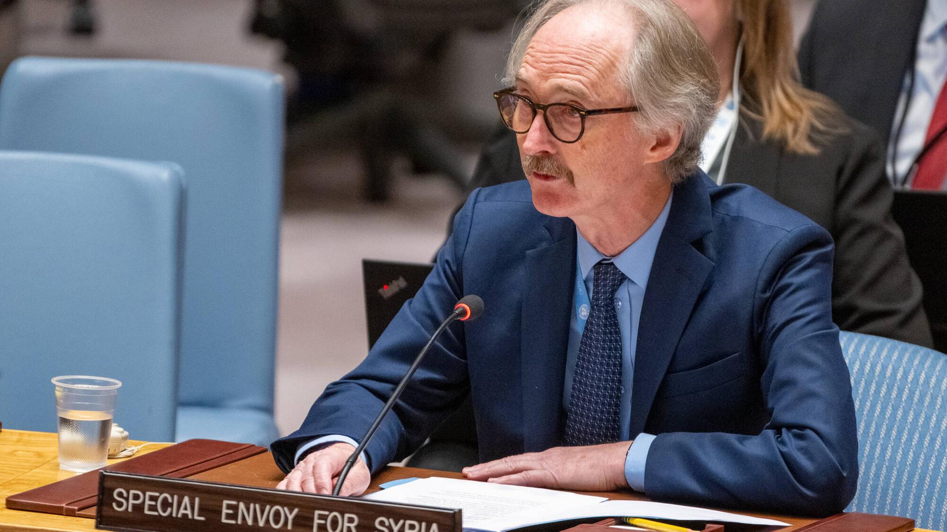 Bürgerkriegsland - UNO-Gesandter lädt Regime-Vertreter und Opposition zu Gesprächen über eine neue syrische Verfassung