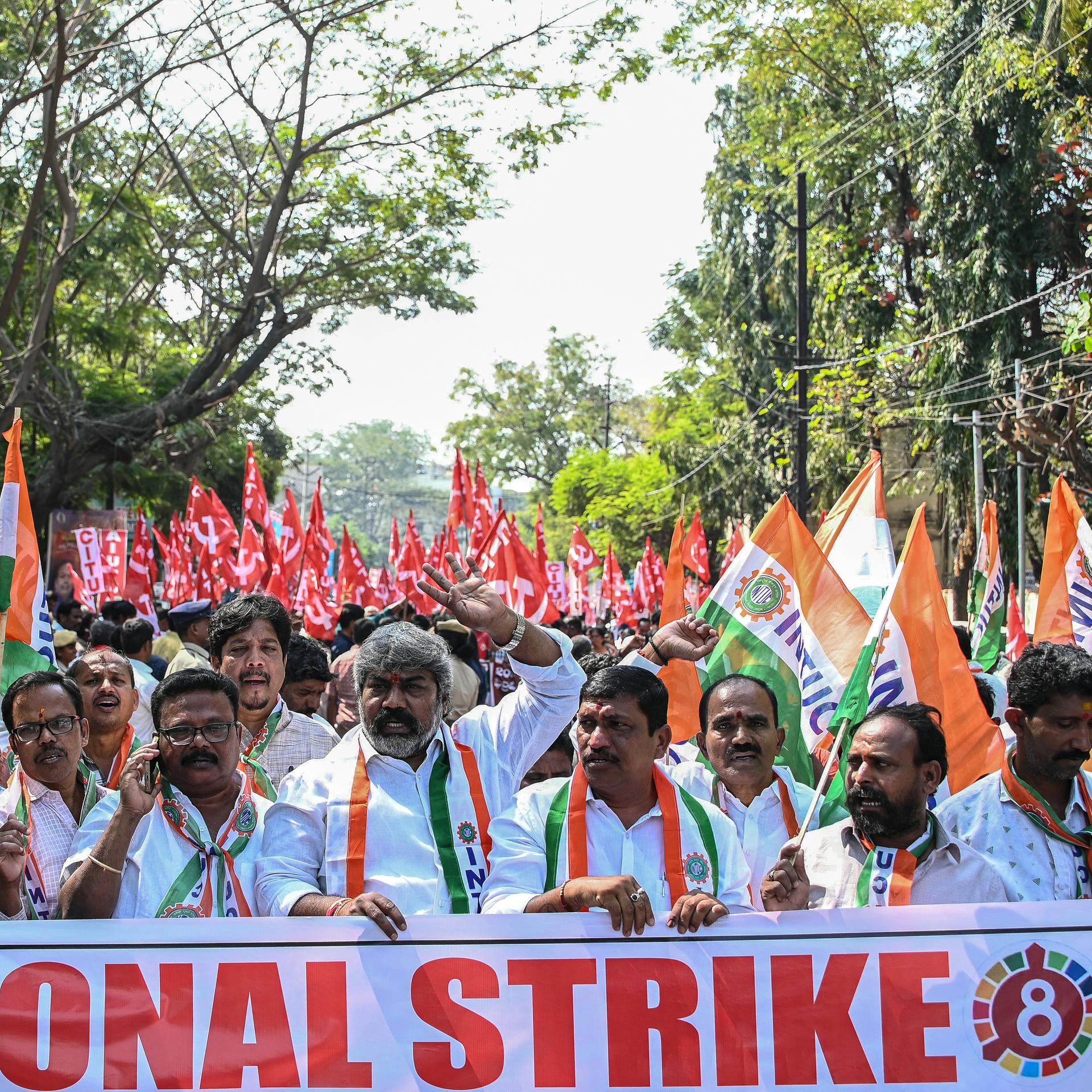 Indien - Gewerkschaften und Bauern protestieren gegen Handelsabkommen mit den USA