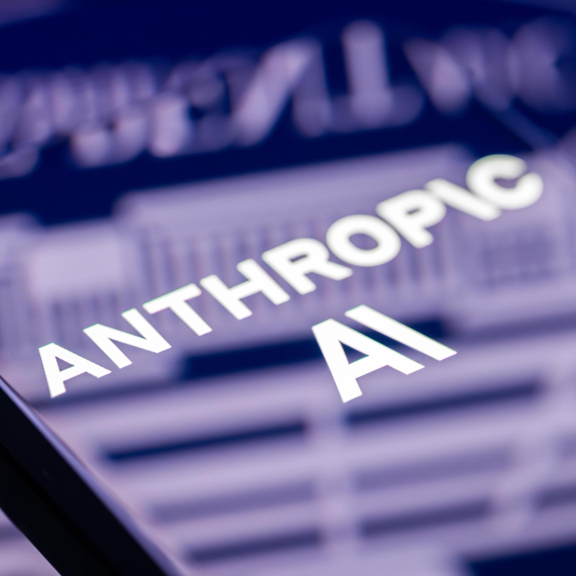 Das Anthropic Logo auf einem Smartphone