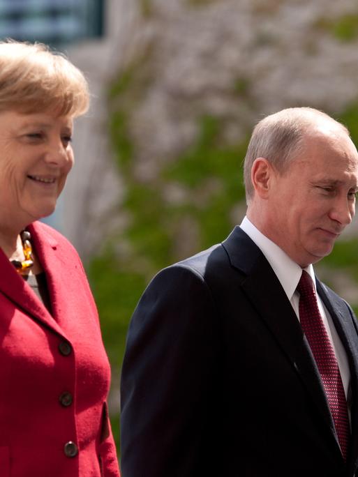 Die frühere Bundeskanzlerin Angela Merkel und Russlands Präsident Wladimir Putin beim Besuch im Bundeskanzleramt in Berlin am 1.6.2012.