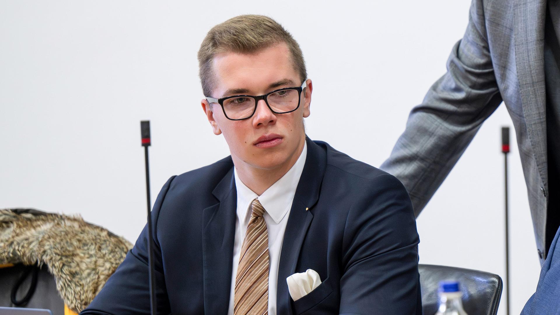Daniel Halemba nimmt an der konstituierende Sitzung der AfD-Landtagsfraktion im Landtag teil. 