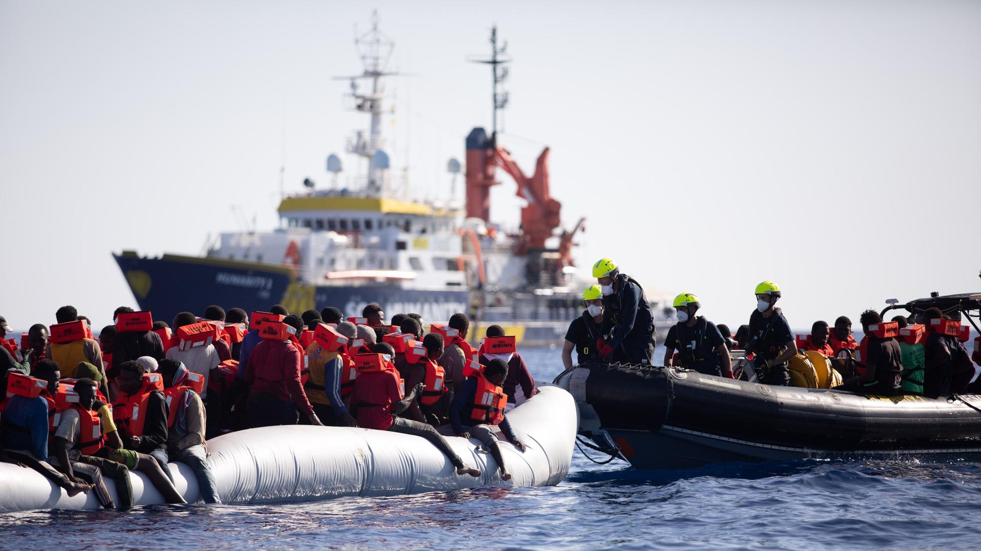 Italien - Deutsches Seenotrettungsschiff "Humanity 1" festgesetzt