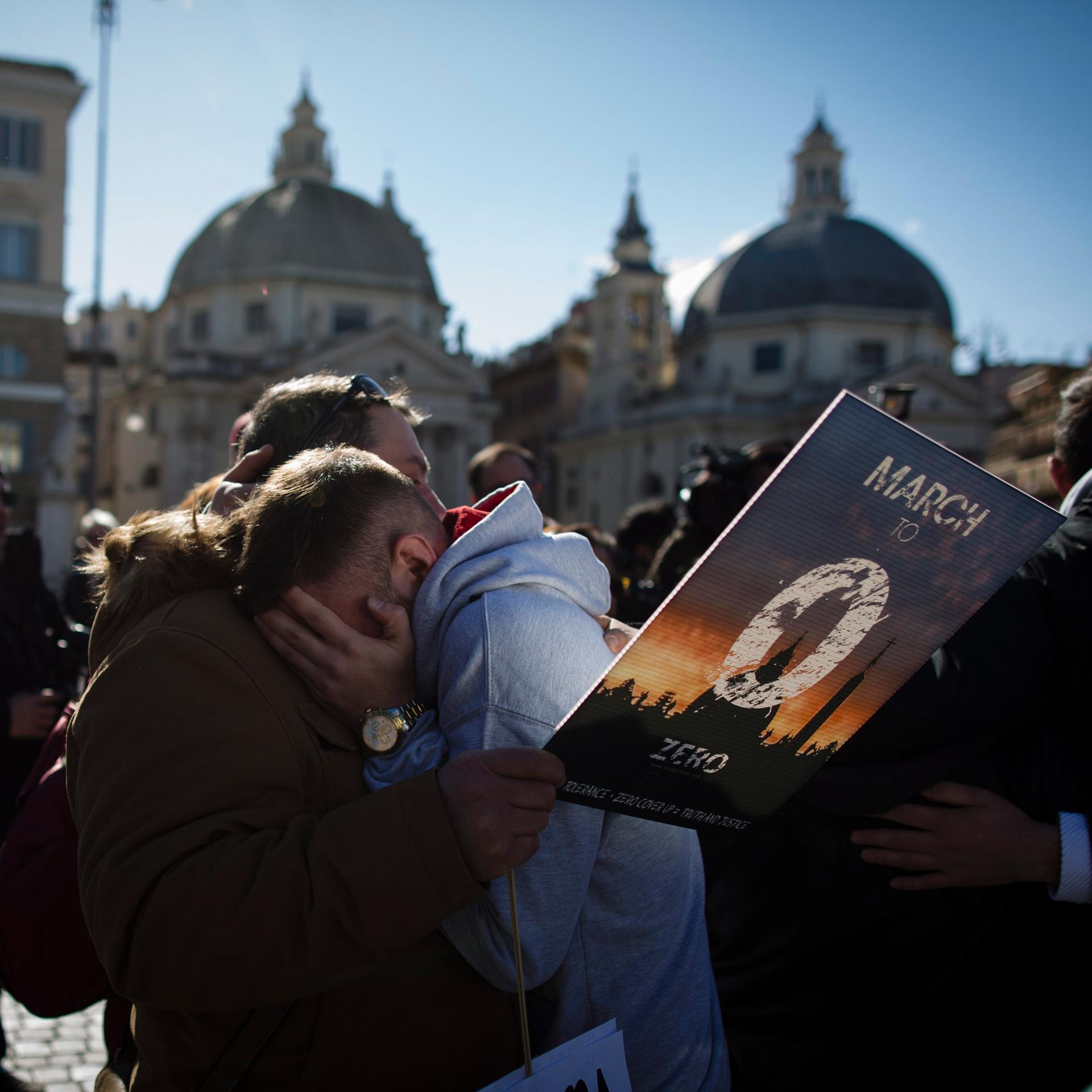 Schweigsame Bischöfe - Missbrauch in der italienischen katholischen Kirche