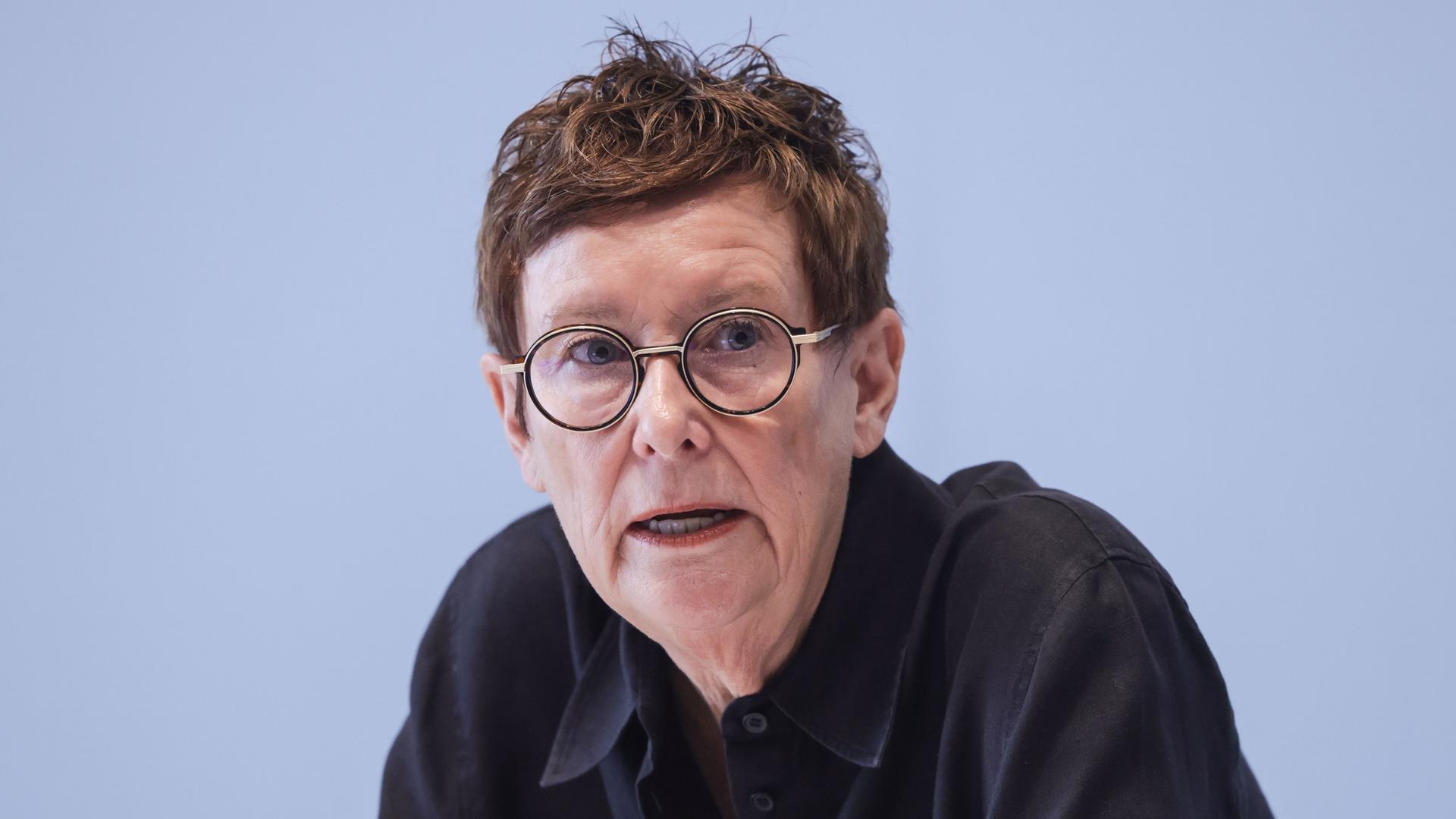 Brigitte Mandt, Präsidentin des Landesrechnungshofs Nordrhein-Westfalen, spricht bei der Vorstellung des Jahresberichts. Brigitte Mandt, Präsidentin des Landesrechnungshofs Nordrhein-Westfalen, spricht bei der Vorstellung des Jahresberichts.