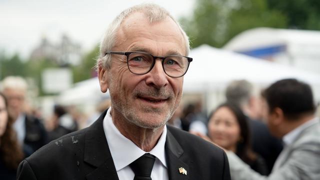 Volker Beck im Porträt. Er trägt eine Brille und lächelt in Richtung des Betrachters.