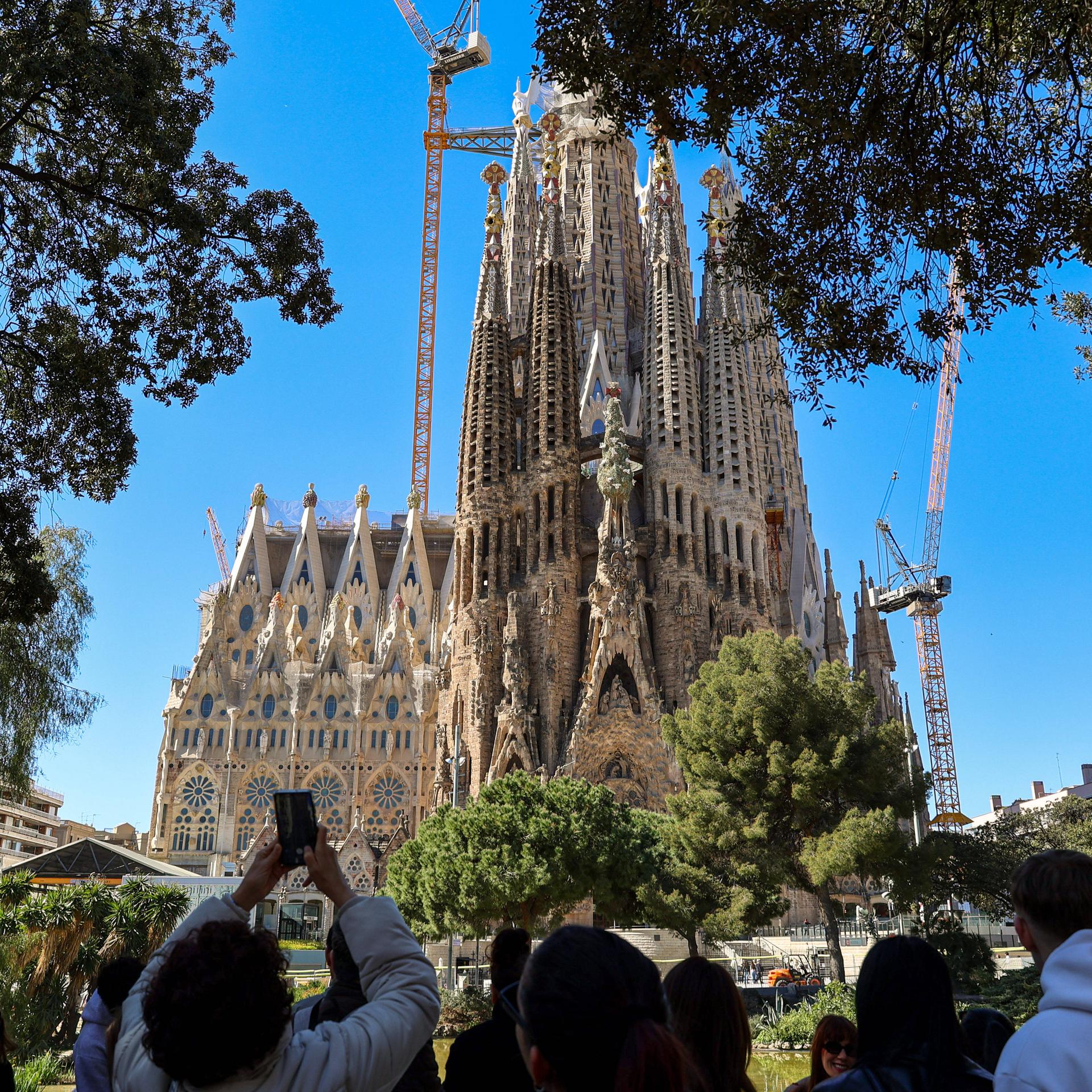 Gaudis 100. Todestag - Die Sagrada Familia zwische