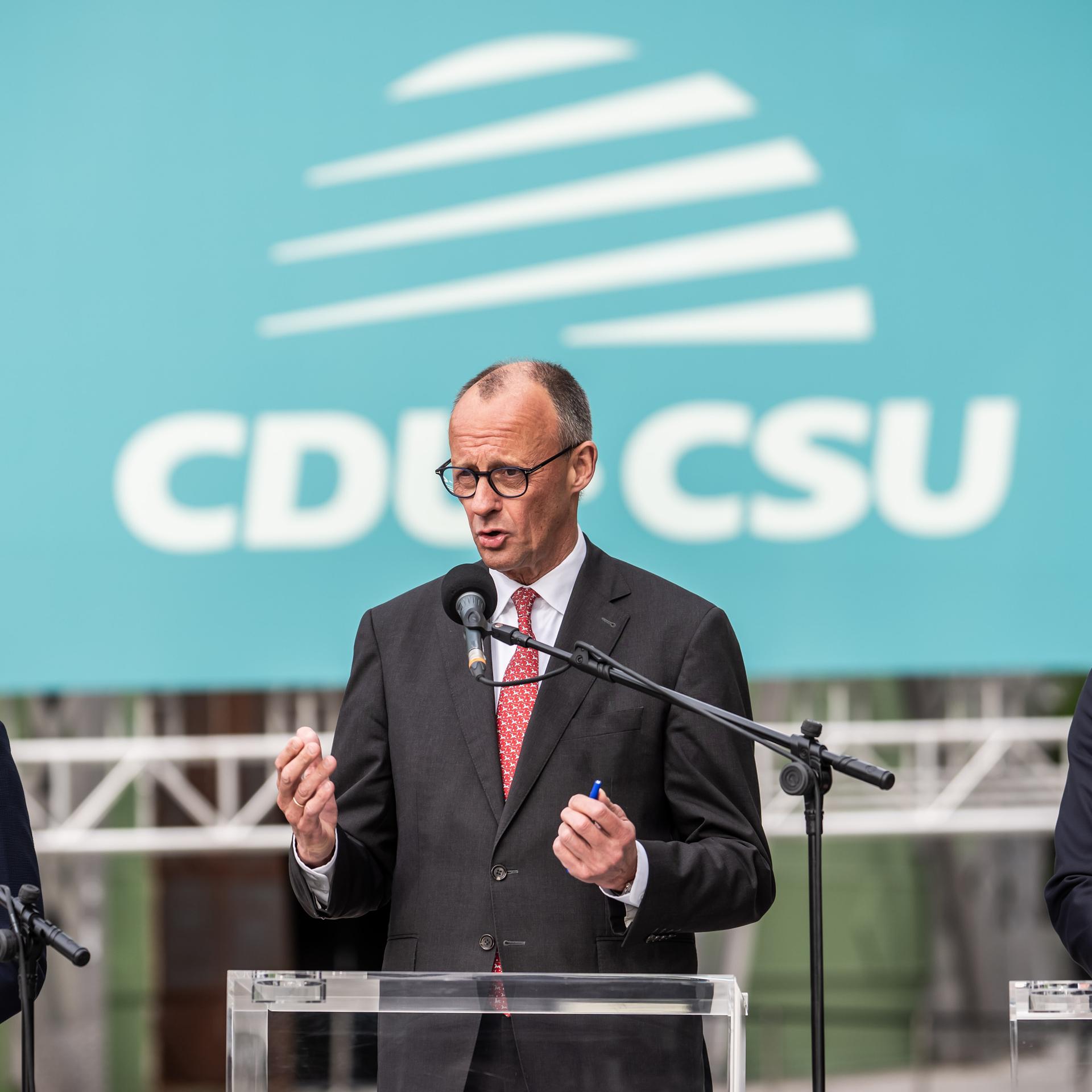 Nach SPD-Vorstoß - Merz erteilt neuen Schulden Absage: Sehe Notlage 