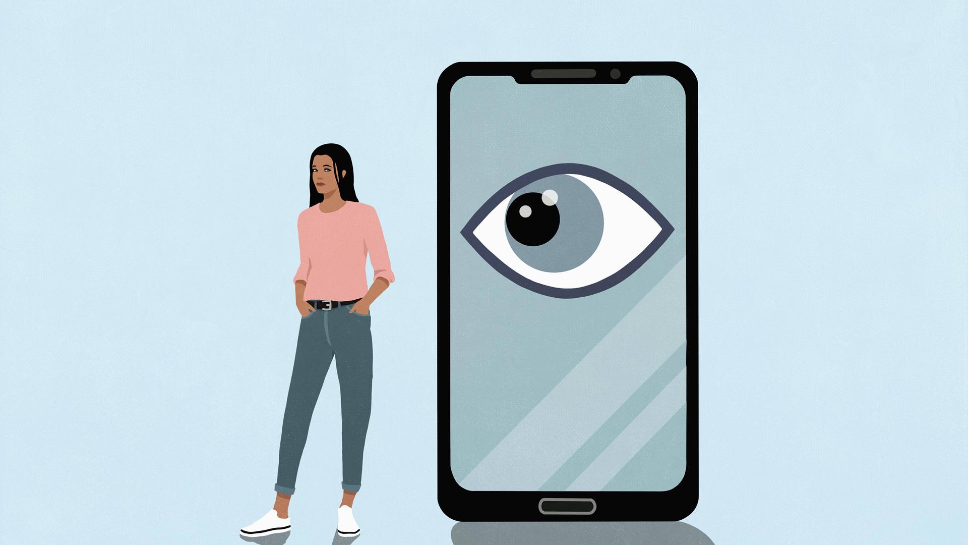 Eine Frau steht neben einem Smartphone das ein Stück größer ist als sie. Ein Auge auf dem Bildschirm richtet seinen Blick auf die Frau. (Illustration)