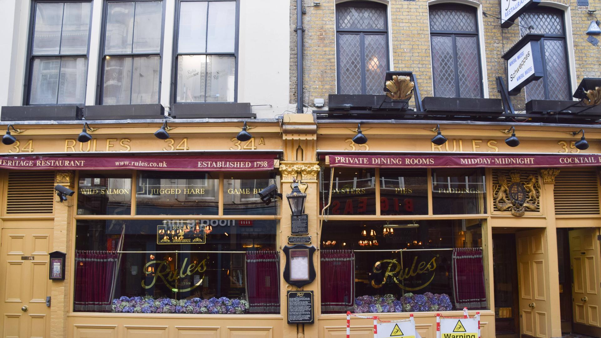 Außenansicht des Restaurants „Rules“ in der Maiden Lane in Covent Garden.