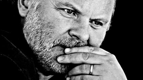Porträt des norwegische Autoren und Dramatikers Jon Fosse.