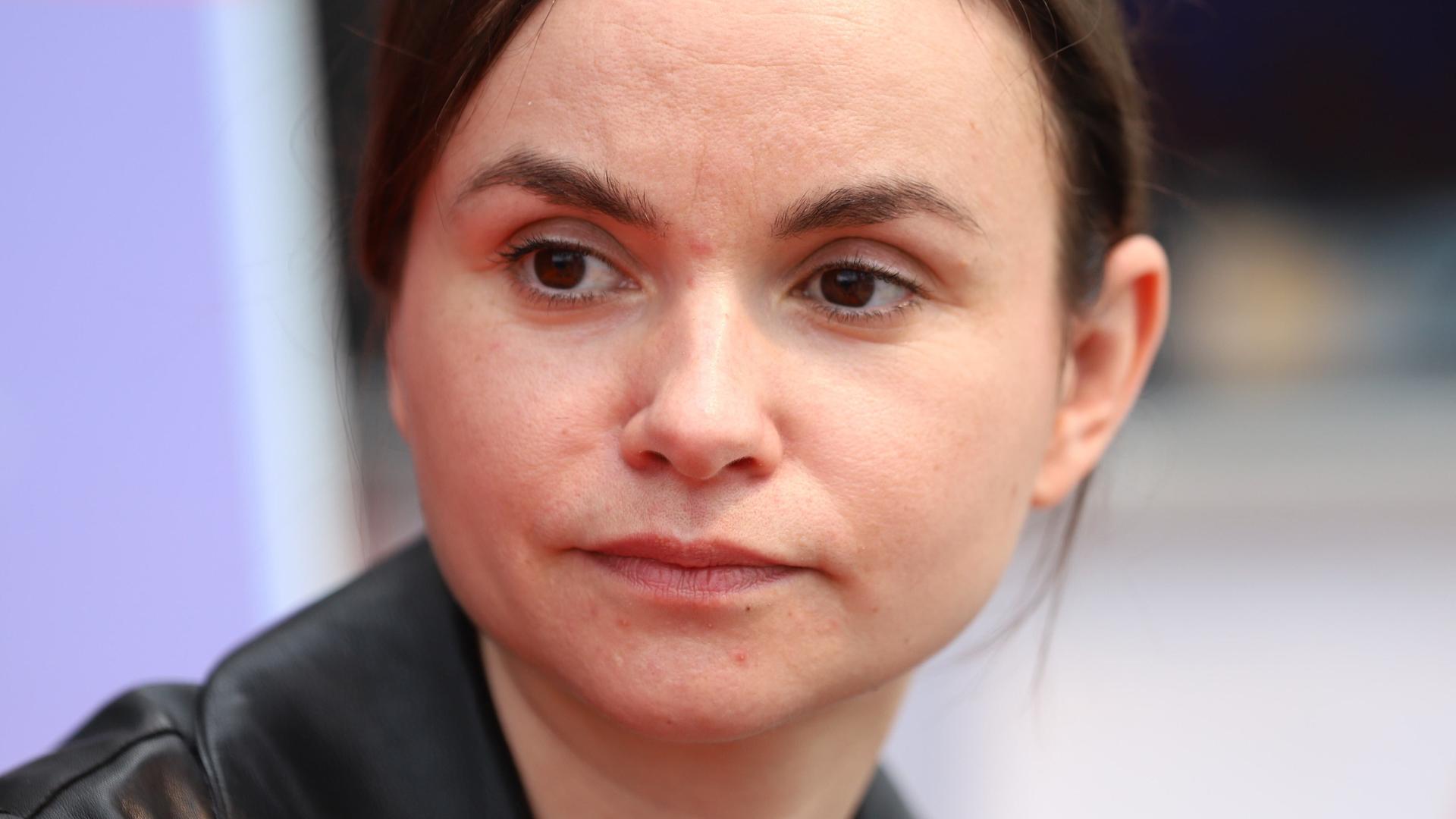 Die Autorin Franziska Gänsler auf der Leipziger Buchmesse.