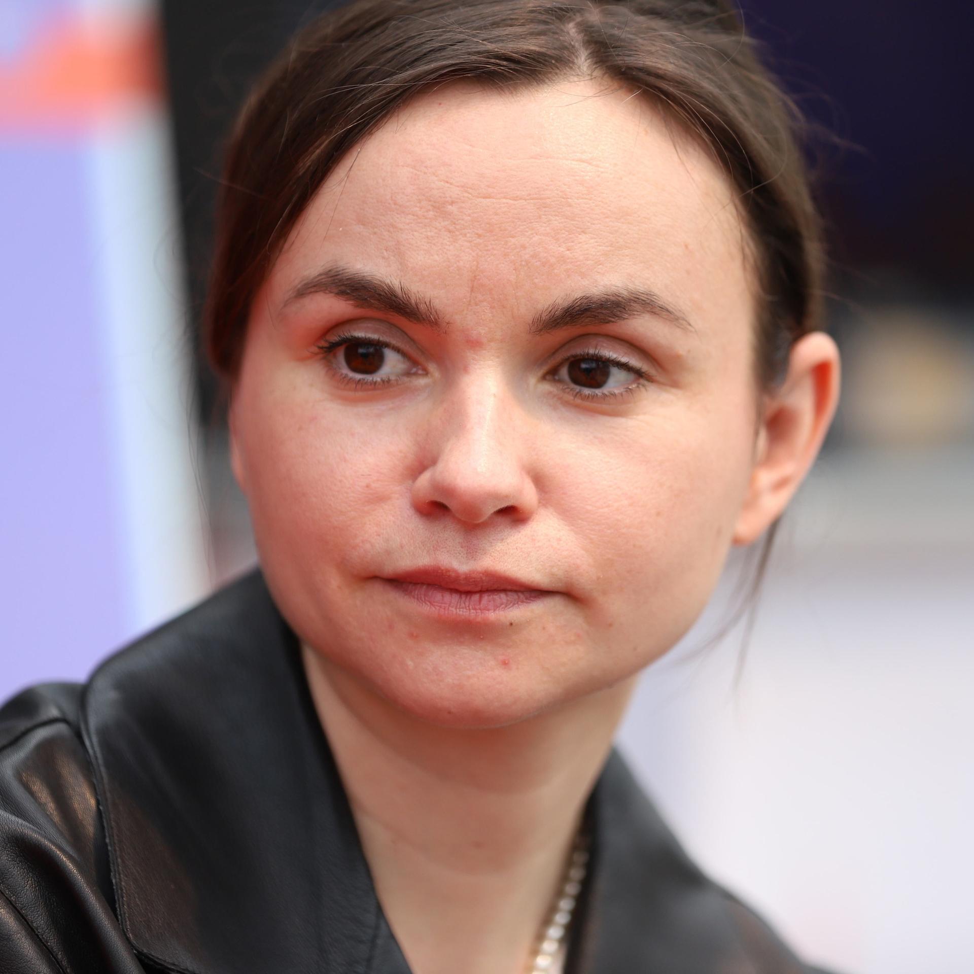 Franziska Gänsler: "Orca" - Eine Generation unter Druck Franziska Gänsler: "Orca" - Eine Generation unter Druck