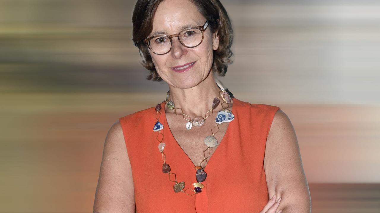 Monika Czernin stöbert in Kisten voller Geschichte