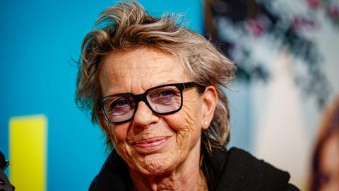 Connie Palmen auf dem roten Teppich vor der Premiere des niederländischen Films Stromboli.
