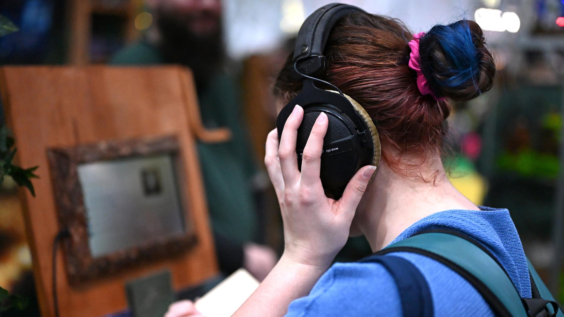 Against the trend: Why the audiobook market is growing while books are ...