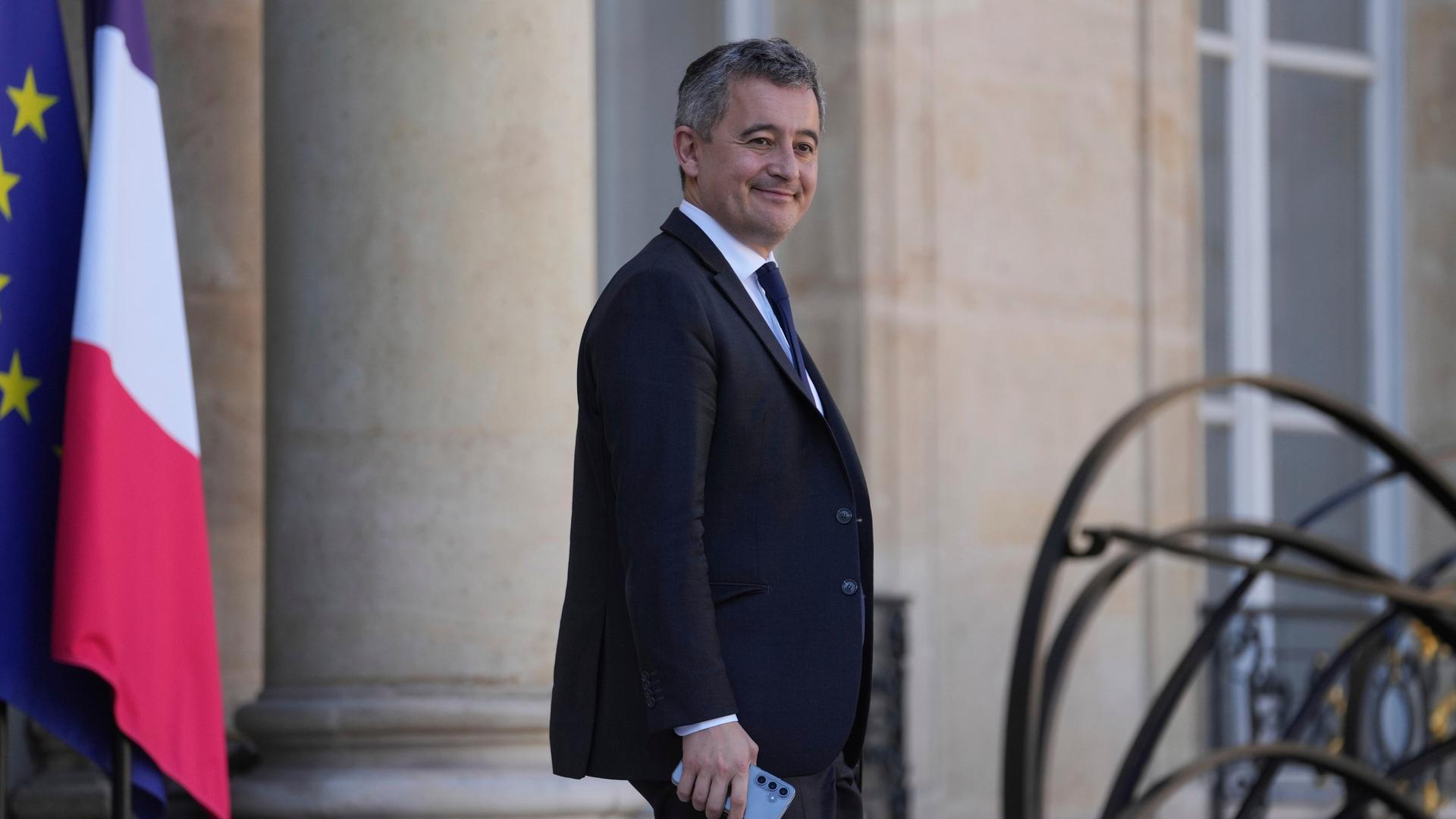 Der französische Justizminister Darmanin verlässt den Elyseé Palast. Der französische Justizminister Darmanin verlässt den Elyseé Palast.