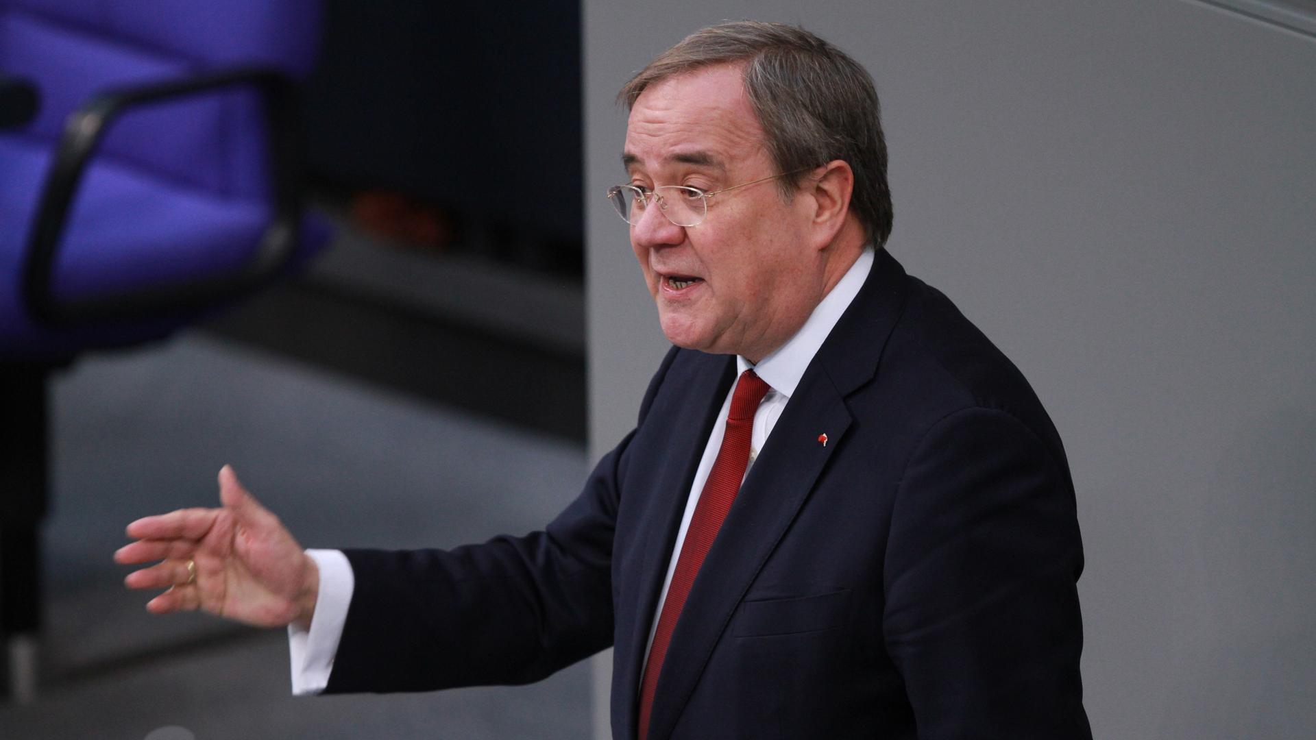 Armin Laschet, CDU, hält eine Rede im Bundestag. Armin Laschet, CDU, hält eine Rede im Bundestag.