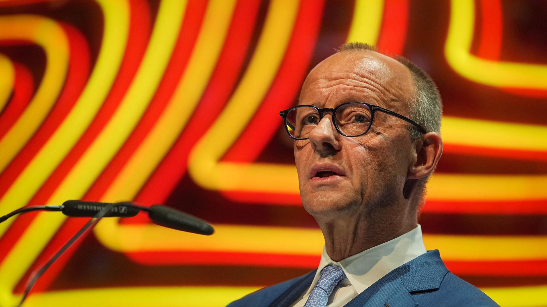 Bundeskanzler Friedrich Merz (CDU) spricht bei der Diskussionsveranstaltung "Deutschland-Gipfel" des Handelsblatts. Bundeskanzler Friedrich Merz (CDU) spricht bei der Diskussionsveranstaltung "Deutschland-Gipfel" des Handelsblatts.