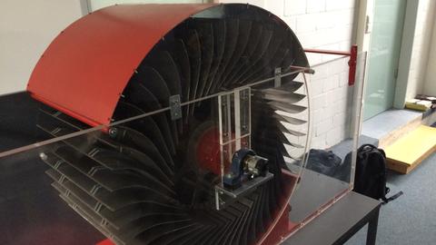 Ein Modell des innovativen Riesen-Wasserrads für Flüsse mit niedrigem Gefälle, das ein Team aus Braunschweig bauen will. 