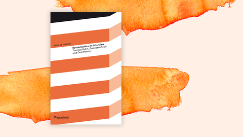 Zwischen orange-weißen Diagonalstreifen sind der Autorinname und der Buchtitel zu sehen.