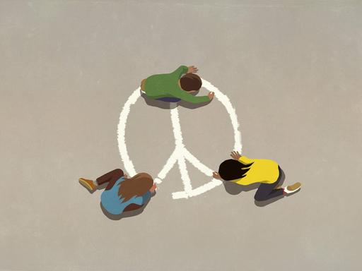 Illustration: Drei Menschen malen mit Kreide ein Peace-Zeichen.